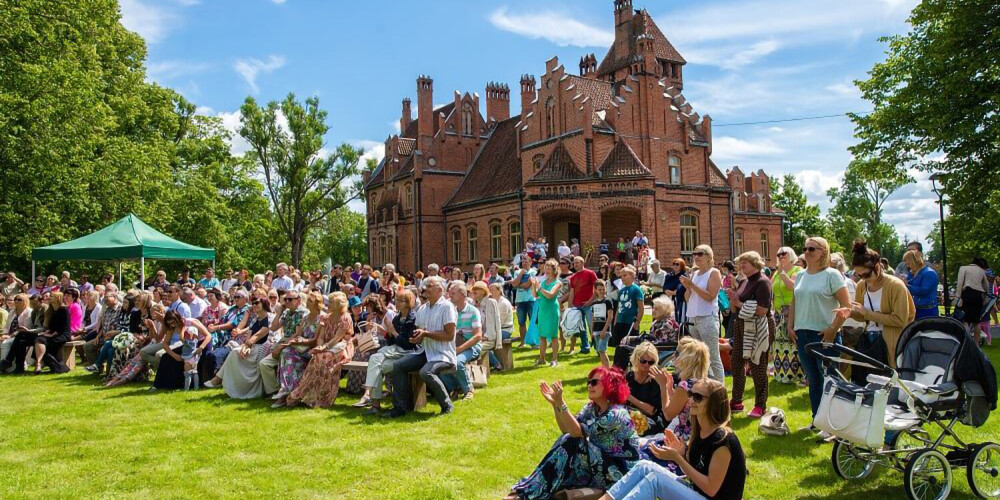 Sestdien un svētdien Latvijas Piļu un muižu asociācija jau otro reizi visus aicina uz Vēsturisko parku un dārzu dienām pilīs un muižās.