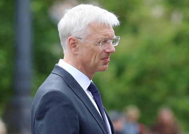 Кариньш: зарплаты медиков можно было бы повысить, если бы все платили равноценные минимальные соцвзносы