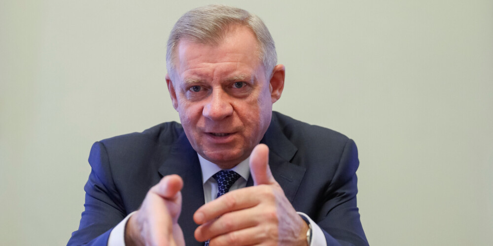 Neizturot politisko spiedienu, atkāpjas Ukrainas centrālās bankas vadītājs