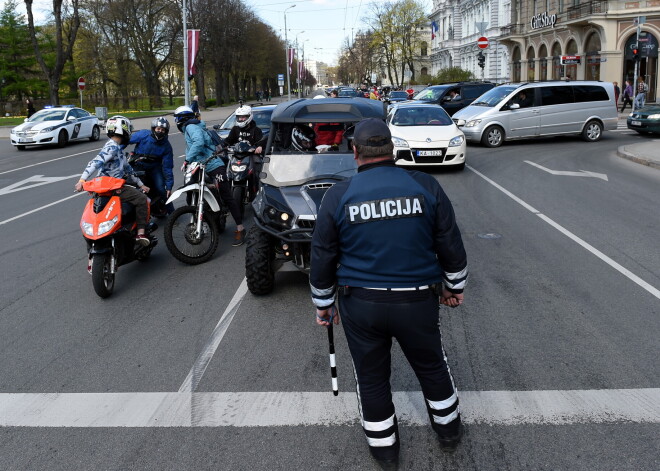 No jūlija būtiski mainīsies sodi par pārkāpumiem satiksmē: kas jāzina šoferiem?