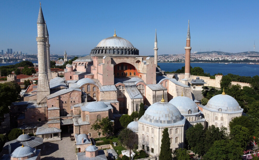 Tas var kristiešus sarīdīt pret islāmu - bažas par Turcijas plāniem Sofijas katedrāli pārvērst mošejā