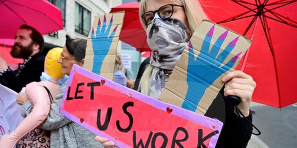 Prostitūtas Berlīnē protestē pret pandēmijas dēļ noteiktajiem ierobežojumiem