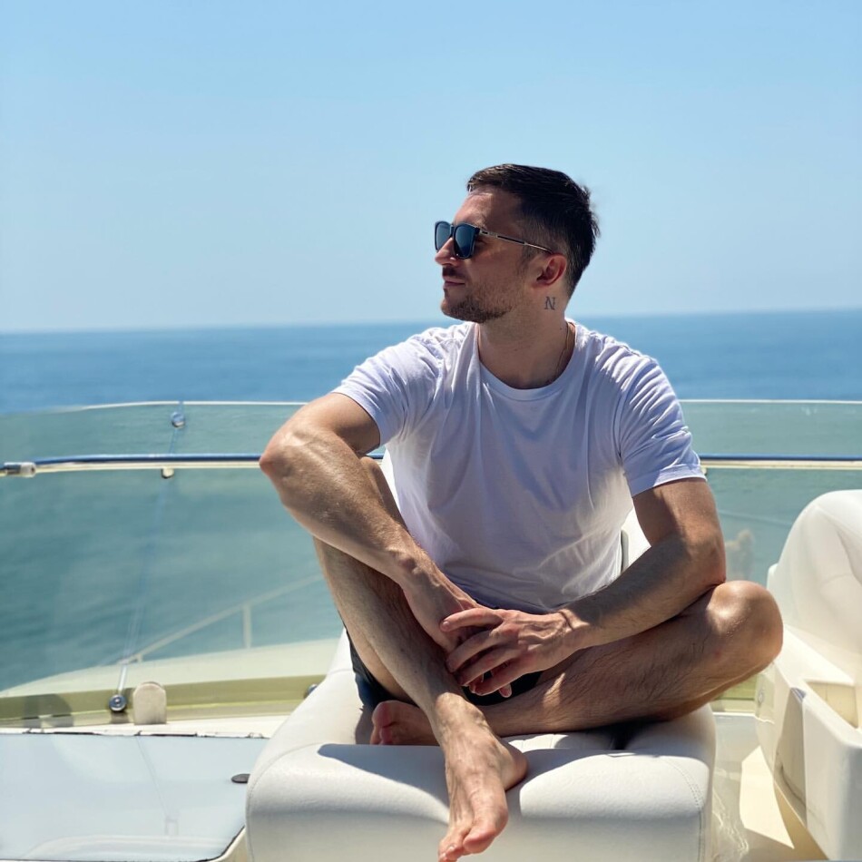 Сергей Лазарев отдыхает
