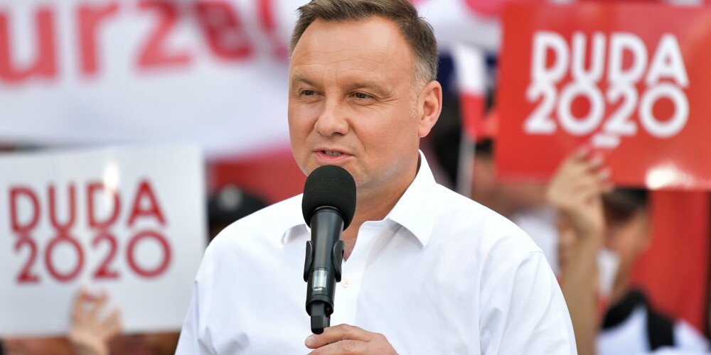 Polijas prezidents vēlas panākt aizliegumu viendzimuma pāriem adoptēt bērnus