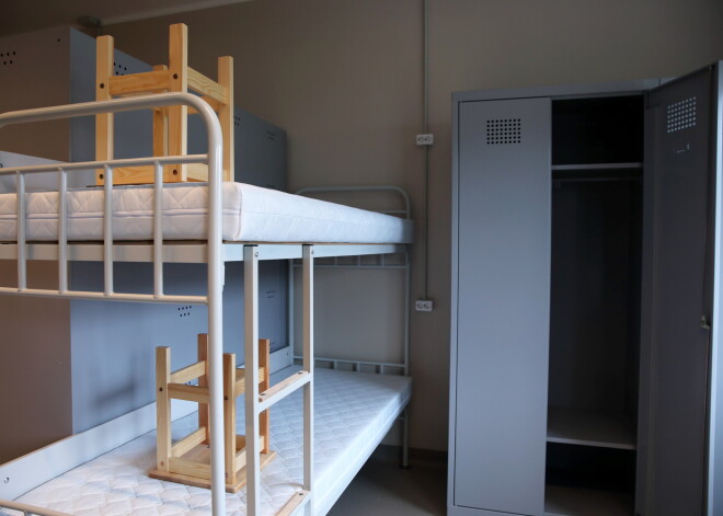 Minimālisma stilā, bet ar saunu: NBS atrāda modernās kazarmas, kur dzīvos mūsu un sabiedroto karavīri