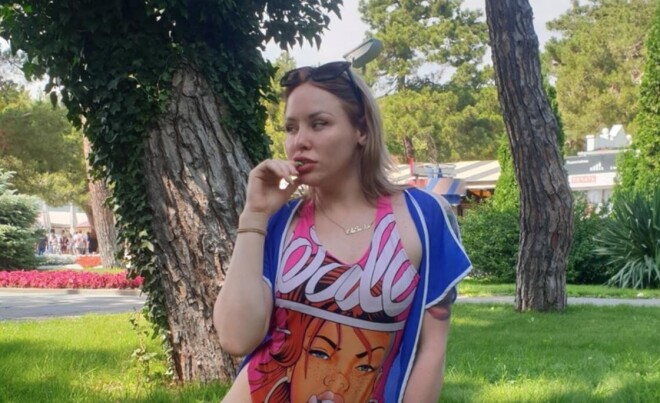 Krievu pieaugušo kino zvaigzne Lola Teilore (īstajā vārdā Ļubova Bušujeva).