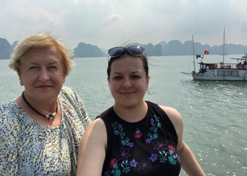 Teātra kritiķes Silvija un Zane Radzobes bija kaismīgas ceļotājas. "Šis ir tas gadījums - aiz dabas skaistuma grūti valdīt asaras," par Vjetnamas ceļojumu pagājušā gada rudenī sacīja Silvija.