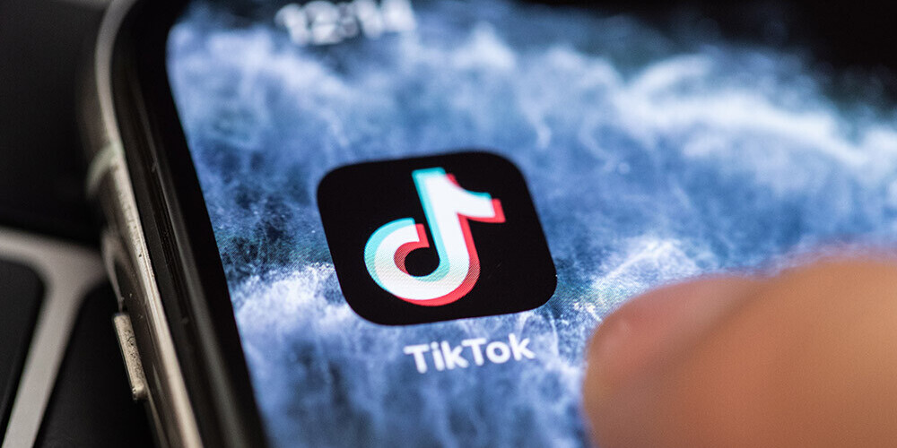 ASV apsver aizliegt "TikTok" un citas Ķīnas uzņēmumu mobilās lietotnes