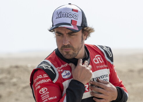 Fernando Alonso Dakaras rallijreidā.