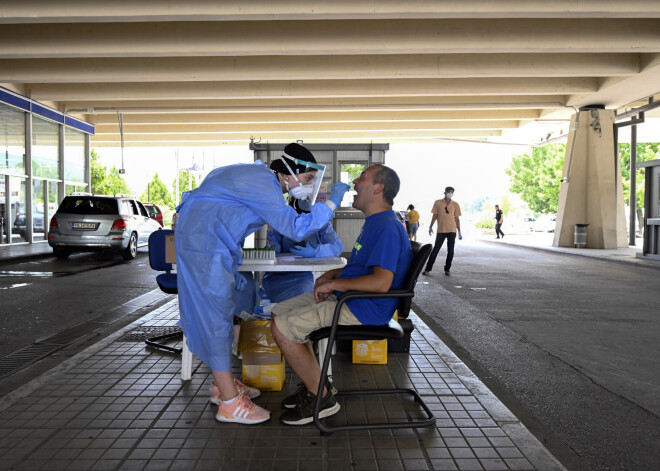 Slimnīcas ir pilnas - Serbijā jauns Covid-19 uzliesmojums sācies astoņas nedēļas pēc ierobežojumu atcelšanas