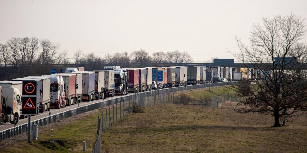 Eiropas Parlaments apstiprina kravas autotransporta nozares reformu. Kādi ir jaunie noteikumi