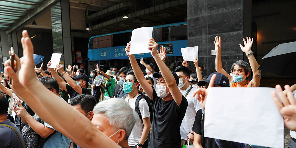 Austrālija piedāvā aizsardzību savā teritorijā dzīvojošajiem honkongiešiem