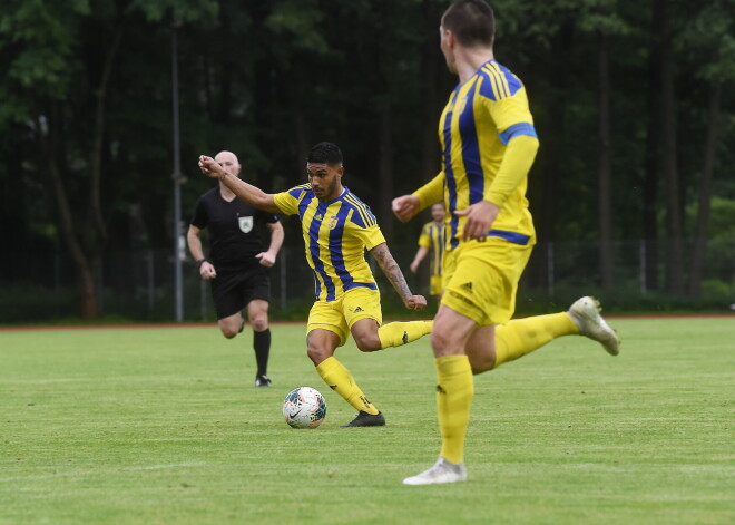 Ventspils domei neizdodas izsolīt FK "Ventspils" komandas daļu; tagad tiek samazināta cena