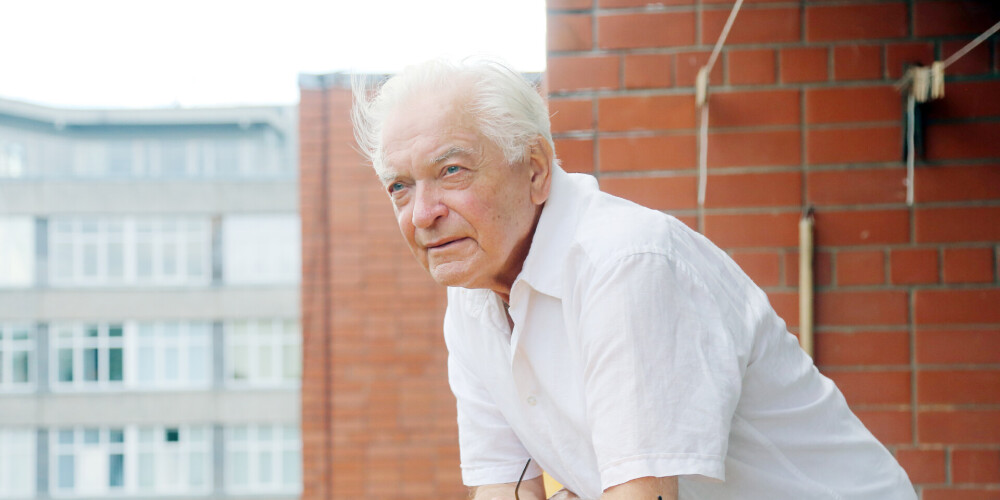 Ģirts Jakovļevs nedēļu pirms savas 80. dzimšanas dienas mājā Upes ielā
