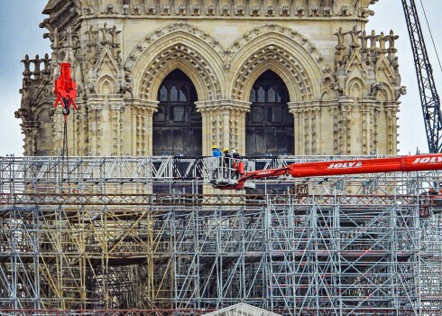 Parīzes Dievmātes katedrāle tiks atjaunota iepriekšējā veidolā