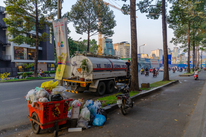 Saigonas nosaukums saglabājies, jo reti kurš vietējais pilsētu sauc par Hošiminu. Saigona, un viss.