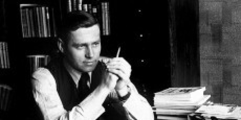 Vilis Lācis (īstajā vārdā Jānis Vilhelms Lāce (vecajā ortogrāfijā: Jahn Wilhelm Lahze); dzimis 1904. gada 12. maijā (vecajā stilā 1904. gada 29. aprīlī), miris 1966. gada 6. februārī) bija latviešu rakstnieks, reālisma un vēlāk sociālistiskā reālisma pārstāvis, rakstījis īso un garo prozu. Latvijas PSR Tautas rakstnieks (1947), divu Staļina prēmiju laureāts (1949, 1952).