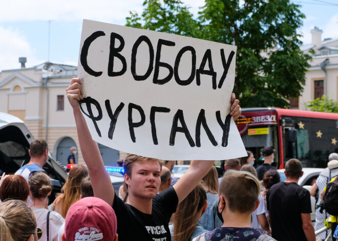 FOTO: Habarovskā protestē pret novada gubernatora aizturēšanu