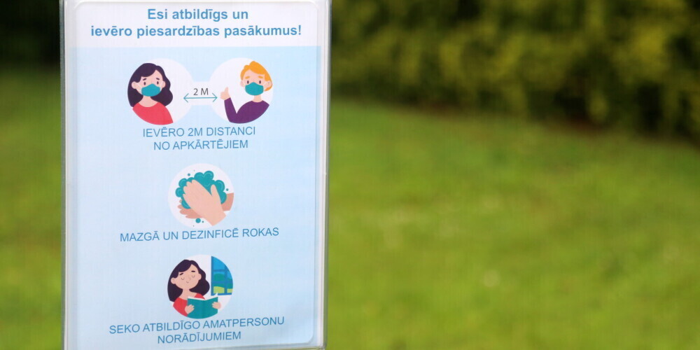 Slimību profilakses un kontroles centrs (SPKC) ir veselības ministra pakļautībā esoša tiešās pārvaldes, infekcijas slimību profilakses un epidemioloģās uzraudzības iestāde Latvijas Republikā. Iestāde dibināta 2012. gada 1.aprīlī, apvienojot Zemkopības ministrijas un Veselības ministrijas padotībā esošās iestādes. Līdz ar šo lēmumu, "Latvijas Infektoloģijas centrs" (LIC) juridiski beidz pastāvēt un SPKC infekcijas slimību izolēšanu un ārstēšanu specializētajās nodaļās veic Rīgas Austrumu klīniskās universitātes slimnīcas Latvijas Infektoloģijas centrs.