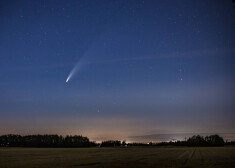 Neowise komēta ir redzama daudzviet Eiropā, šeit Vācijā netālu no Leipcigas.