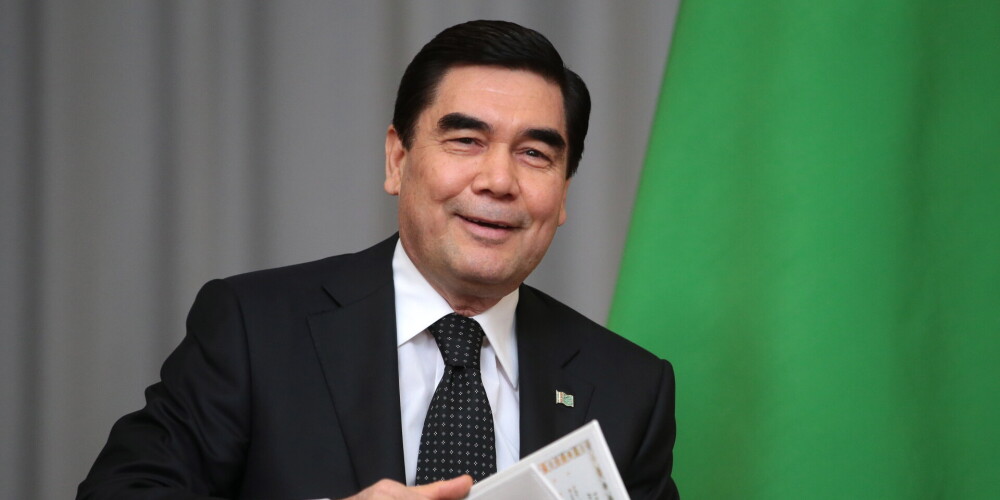 Turkmenistāna, kas nav reģistrējusi nevienu Covid-19 gadījumu, aptur pasažieru vilcienu satiksmi