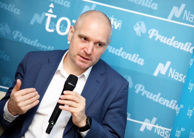 Ošlejs: ir laiks paaugstināt akcīzi alkoholam un pārtraukt to tirgot internetā