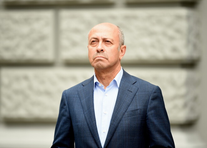 Burovs grib Rīgas koncertzāli Vecrīgā - Rīgas Tehniskās universitātes vietā