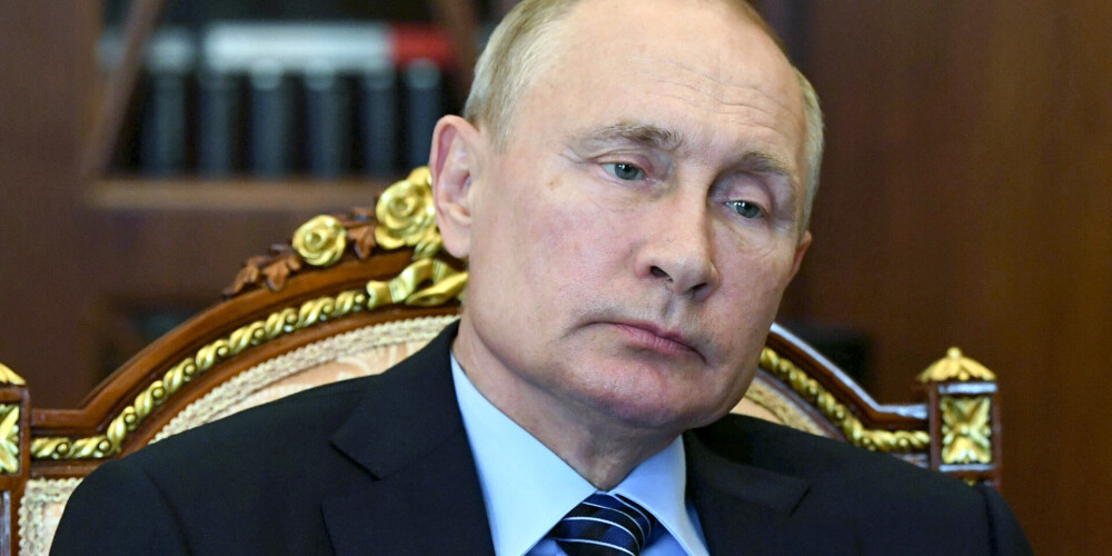 Krievijas parlaments atbalsta likumprojektu par vēlēšanām vairāku dienu garumā