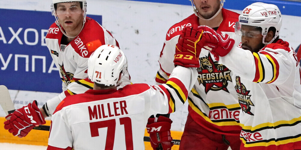 Pekinas "Kunlun Red Star" (vienkāršotā ķīniešu: 昆仑红星, piņjiņs: Kūnlún Hóngxīng) ir hokeja komanda, kura bāzēta Pekinā, Ķīnā un spēlē Kontinentālajā hokeja līgā. Mājas spēles komanda aizvada Cadillac Arena hallē. Komanda dibināta 2016. gadā, lai piedalītos Kontinentālajā hokeja līgā. Pirmo mājas spēli klubs aizvadīja 2016. gada 5. septembrī, to noraudzījās nepilni 8000 skatītāju. 2016. gada 18. septembrī komandas mājas spēli pret Ņižņekamskas "Ņeftehimik" apmeklējuši 550 cilvēki, kas ir KHL turnīra antirekords.