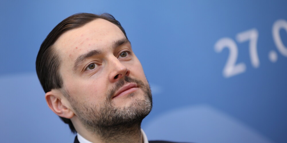 Reinis Bērziņš ir ALTUM Valdes priekšsēdētājs. Bērziņš ir biznesa vadības un finanšu profesionālis ar ievērojamu pieredzi uzņēmumu un iestāžu vadībā. Ieguvis maģistra grādu starptautiskajās finansēs un banku darbībā, kā arī biznesa vadībā (Šveices Biznesa skolā) un tiesību zinātnēs. Galvenās atbildības jomas: finanšu un resursu vadība, juridiskie un personāla jautājumi, riska kapitāla finanšu instrumenti un uzņēmumu energoefektivitāte. ALTUM vada no 2015.gada 12.oktobra.