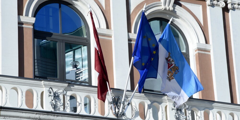 Gods kalpot Rīgai! (GKR) ir 2012. gada martā dibināta politiska partija Latvijā. Tās vadītājs ir Andris Ameriks. Partijas kodolu sākotnēji veidoja 20 cilvēki, no kuriem 12 bija likvidētās LPP/LC Rīgas domes deputāti. Partija vairākus gadus darbojusies Rīgas domes valdošajā koalīcijā kopā ar partiju "Saskaņa". Tās biedrs Oļegs Burovs 2019. un 2020. gadā bija Rīgas domes priekšsēdētājs, savukārt Andris Ameriks iepriekš ilgstoši — Rīgas domes priekšsēdētāja vietnieks. 2018. gada decembrī partijā bija 605 biedri.