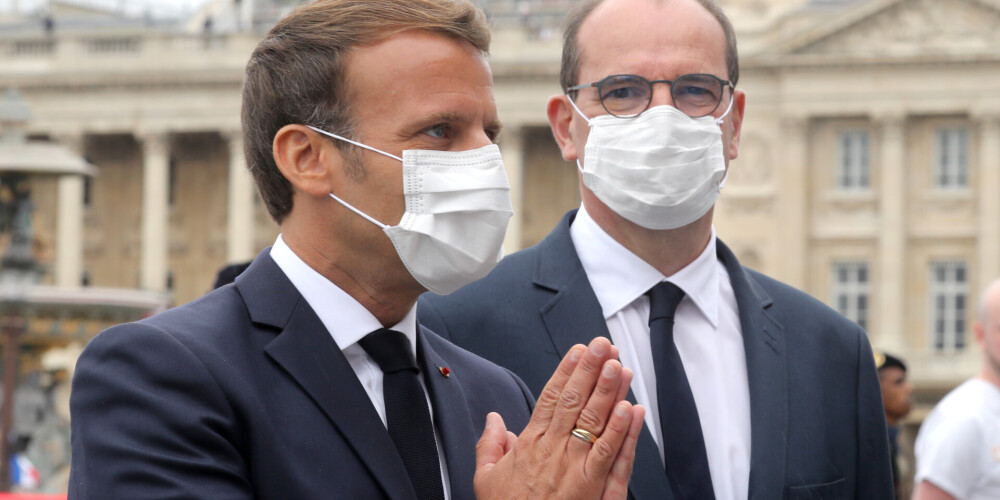 Francija ievieš obligātu aizsargmasku valkāšanu publiskajās iekštelpās