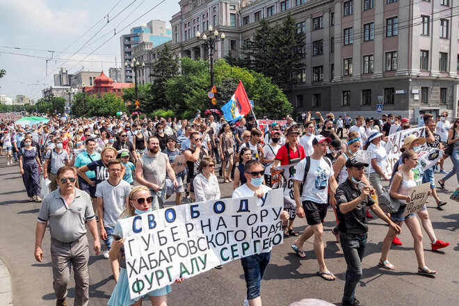 Habarovskas centram gājienā cauri devās desmitiem tūkstoši cilvēku.