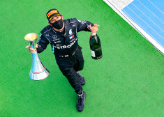 Hamiltons pārliecinoši uzvar Ungārijas "Grand Prix"