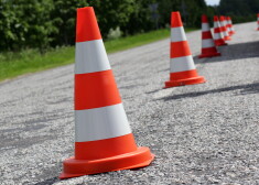 Uz daudziem Latvijas ceļiem remontdarbu dēļ ierobežota satiksme