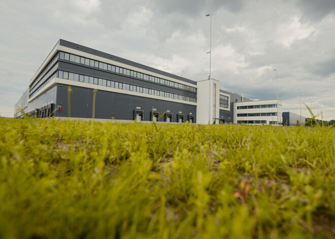 Ekspluatācijā nodota "Lidl" loģistikas centra ēka Dreiliņos