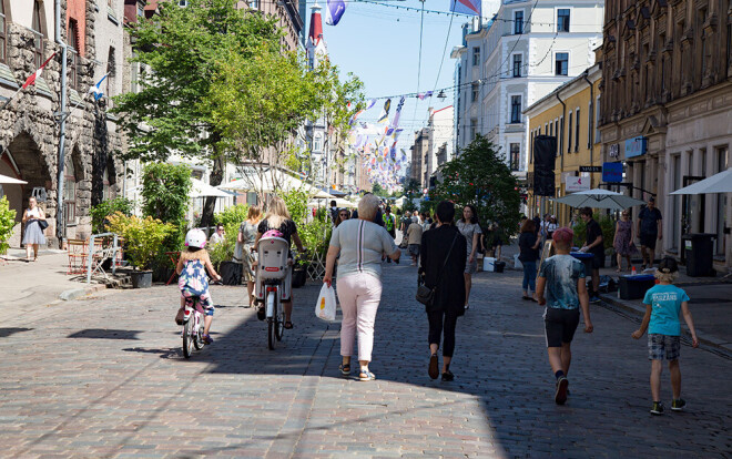 Tērbatas vasaras iela tika plānota kā gājēju iela ar dažiem neliela mēroga kultūras pieturpunktiem. 