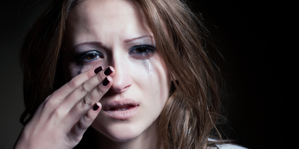 Kāpēc sievietes raud biežāk nekā vīrieši?