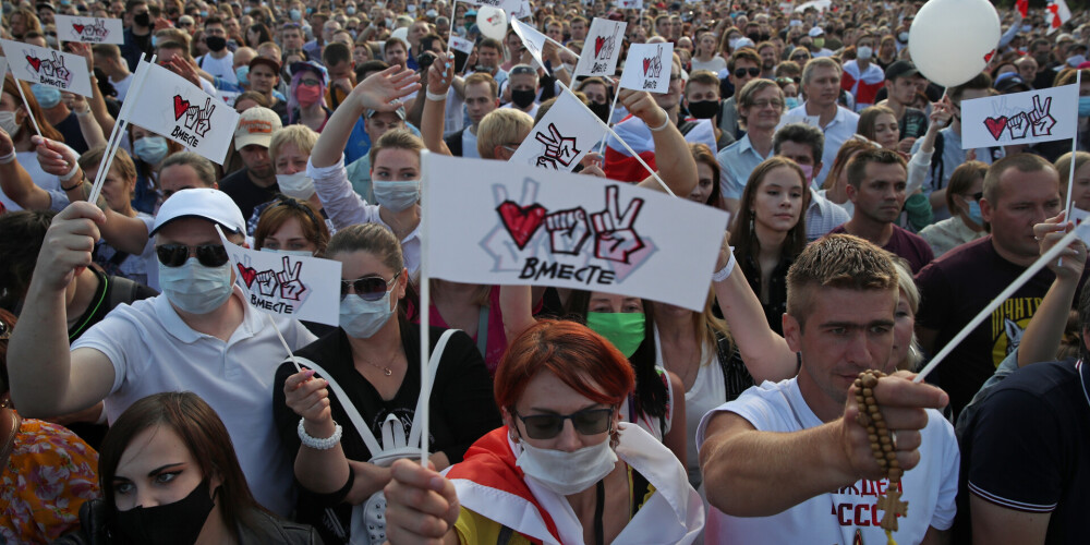 Minskā pulcējas tūkstošiem Lukašenko oponentu