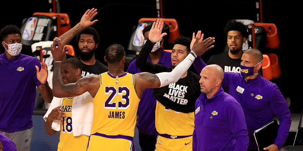NBA sezona atsākas ar saspringtām "Lakers" un "Jazz" uzvarām