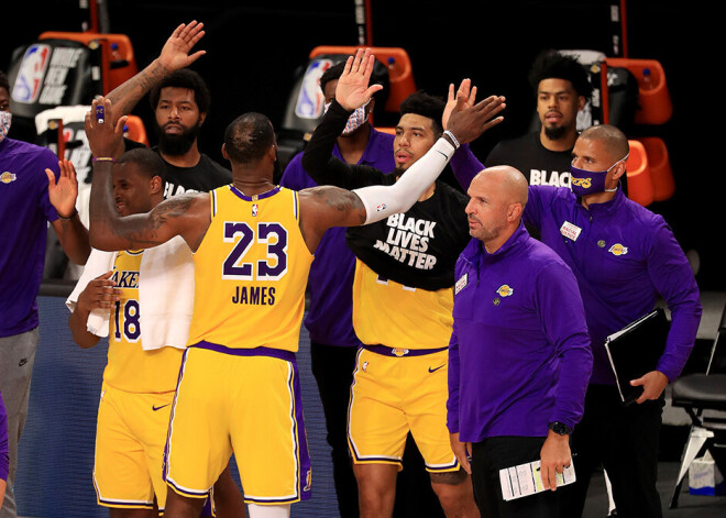 NBA sezona atsākas ar saspringtām "Lakers" un "Jazz" uzvarām