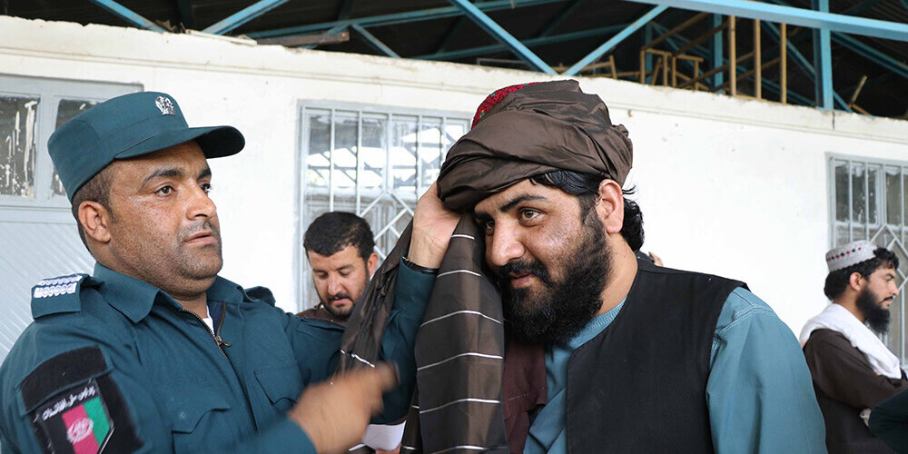 Afganistānas prezidents liek atbrīvot vēl 500 talibu cietumniekus