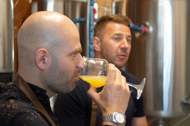 “Mēs esam profesionāļi, dzīves baudītāji!” saka Filips Krieviņš.