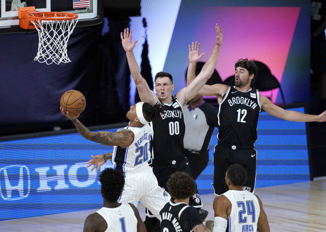 Kurucs NBA sezonu atsāk ar 7 punktiem un 6 atlēkušajām bumbām zaudējumā