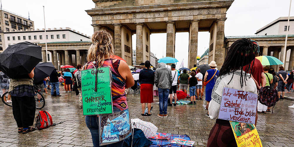 Protesti Berlīnē raisa diskusijas par tiesībām uz pulcēšanos