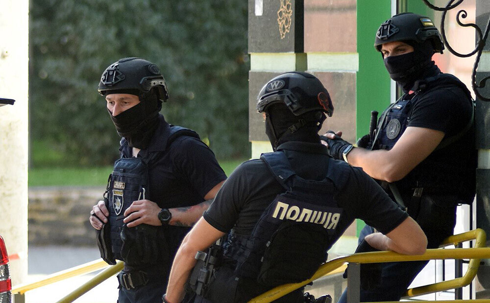 Drošības spēki Kijevas biznesa centrā aiztur ķīlnieku sagrābēju