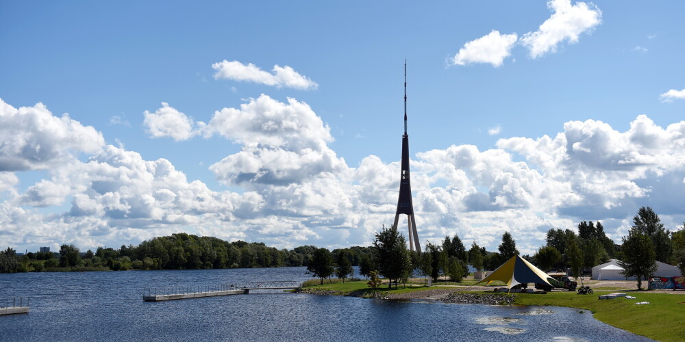 Rīgas peldvietās ūdens temperatūra 20 grādu atzīmi pārsniedz tikai Bābelītes ezerā