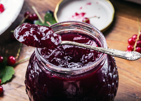 Jāņogu-upeņu-aveņu ievārījums