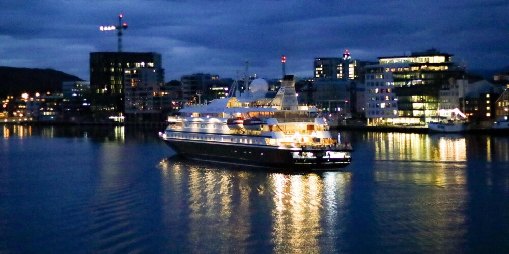 Aizdomās par jauno koronavīrusu Norvēģijā nobloķēts kruīza kuģis ar 208 cilvēkiem