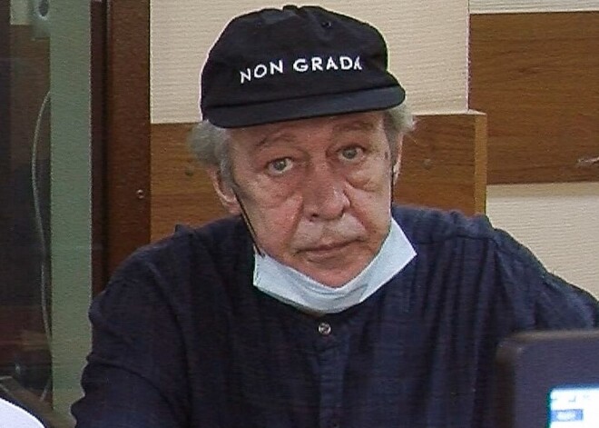 «Я ничего не помню»: Михаил Ефремов перед судьей отказался признать вину в ДТП